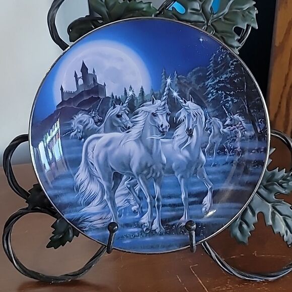 Royal Doulton Other - Beautiful Franklin Mint, Royal Doulton " Gathering Of The Unicorns" 8" Plate